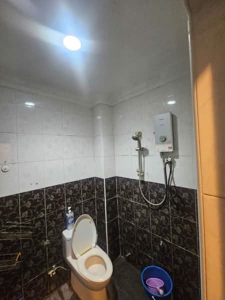 Rumah Teres 1 Tingkat untuk Dijual di Taman Ungku Tun Aminah (Skudai) - Daniel Yong - Bathroom - PropertyGuru.com.my