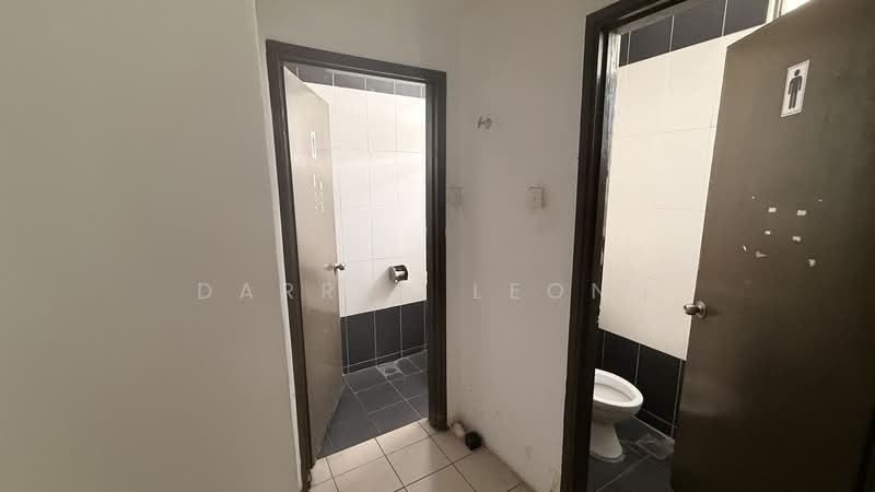 Shop / Office for Rent in BANDAR PUCHONG JAYA (Puchong) - Darren Leong - Bathroom - PropertyGuru.com.my