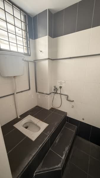 Shop / Office for Rent in BANDAR PUCHONG JAYA (Puchong) - Darren Leong - Bathroom - PropertyGuru.com.my