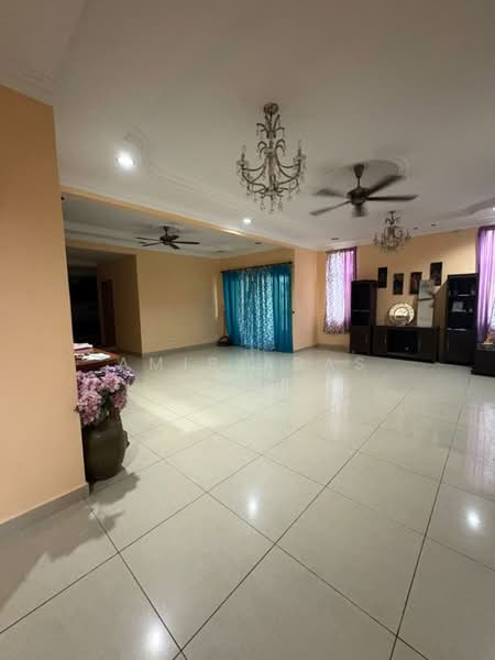 Rumah Teres 2 Tingkat untuk Disewa di Bandar Baru Bangi (Selangor) - Amir Abas - Living Room - PropertyGuru.com.my