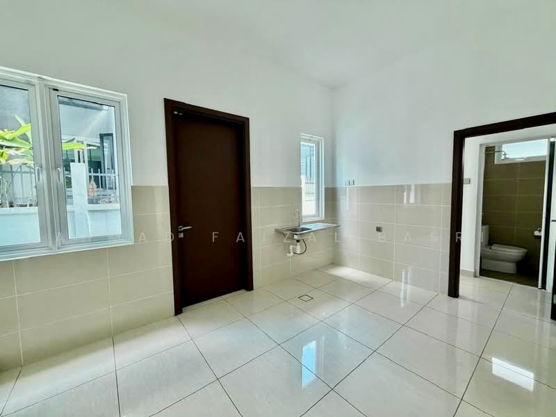 Semi-Detached House for Sale in Taman Tun Dr Ismail (Kuala Lumpur) - Ahmad Faizal Basri - Bathroom - PropertyGuru.com.my