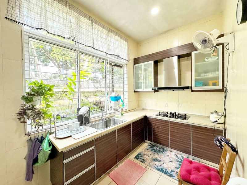 Rumah Berkembar untuk Dijual di Saujana (Selangor) - Vincent Liaw - Kitchen - PropertyGuru.com.my