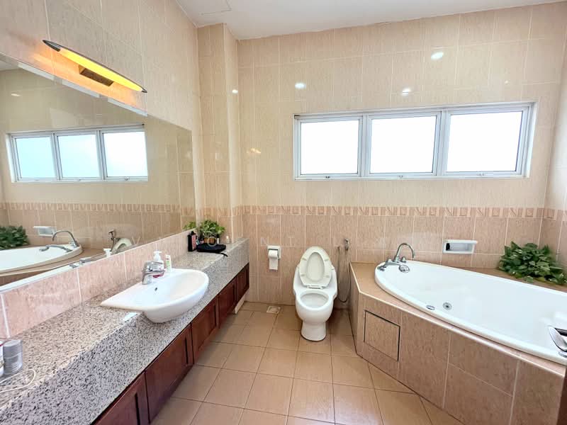 Rumah Berkembar untuk Dijual di Saujana (Selangor) - Vincent Liaw - Bathroom - PropertyGuru.com.my