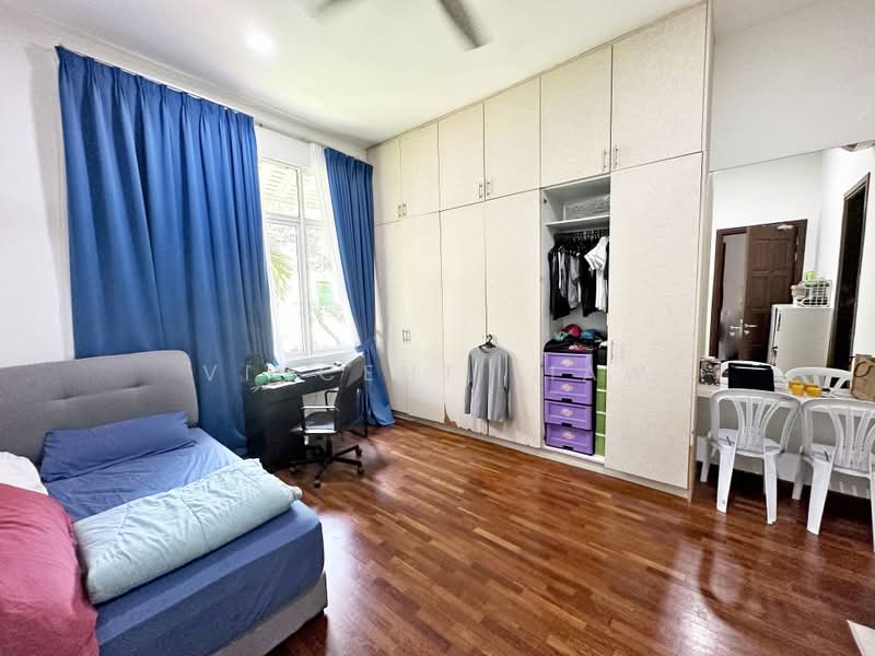 Rumah Berkembar untuk Dijual di Saujana (Selangor) - Vincent Liaw - Bedroom - PropertyGuru.com.my