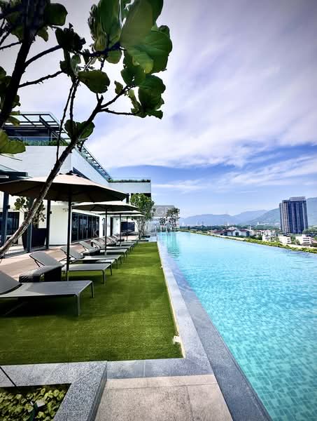 Service Residence for Rent at Marriott Residence @ Gurney - KK Kwok - Pool - PropertyGuru.com.my