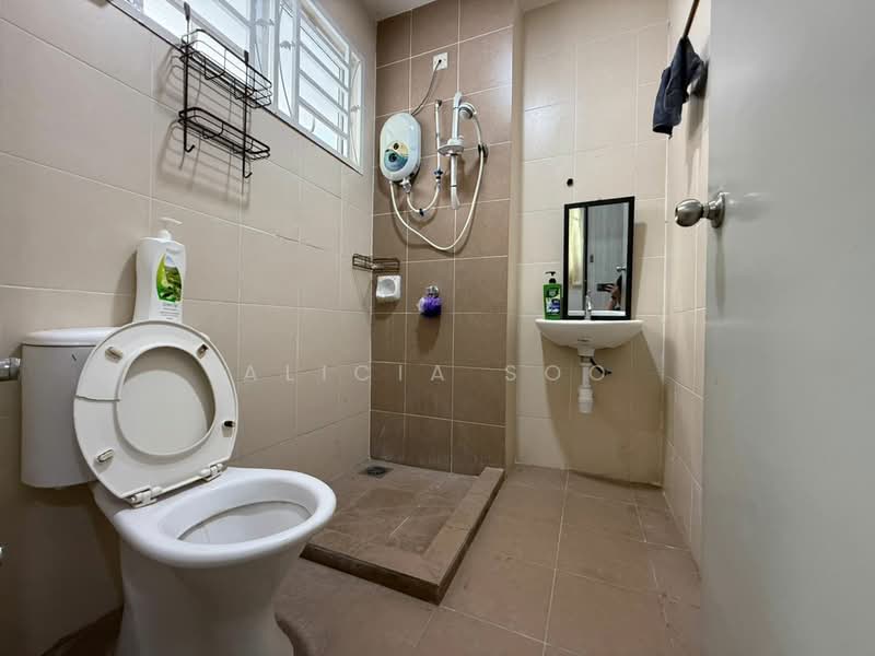 3-storey Terraced House for Rent in Rawang (Selangor) - Alicia Soo - Bathroom - PropertyGuru.com.my