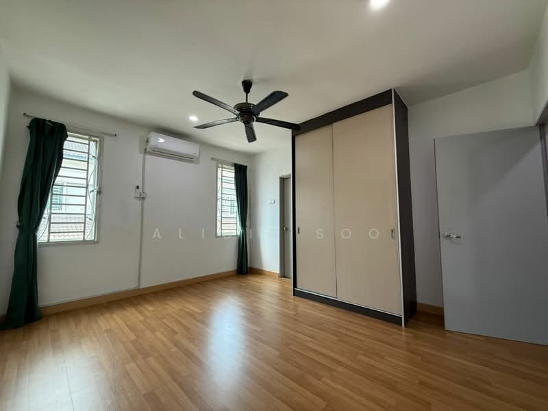 3-storey Terraced House for Rent in Rawang (Selangor) - Alicia Soo - Bedroom - PropertyGuru.com.my