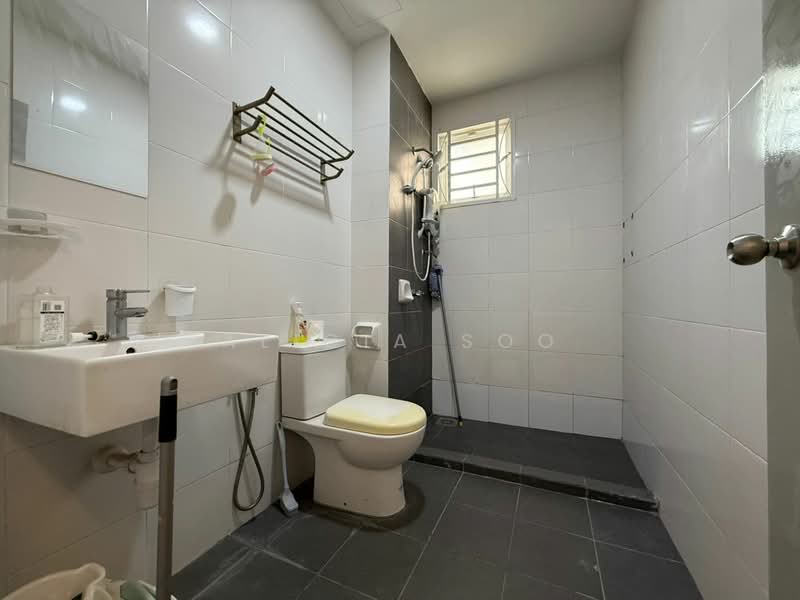 3-storey Terraced House for Rent in Rawang (Selangor) - Alicia Soo - Bathroom - PropertyGuru.com.my