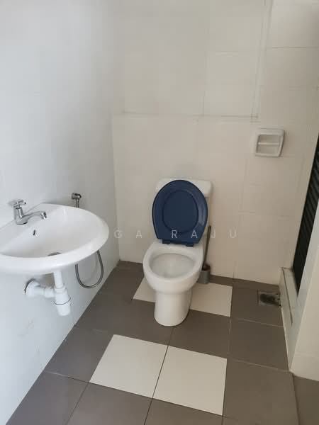 Semi-Detached House for Rent in Klang (Selangor) - Loga Raju - Bathroom - PropertyGuru.com.my