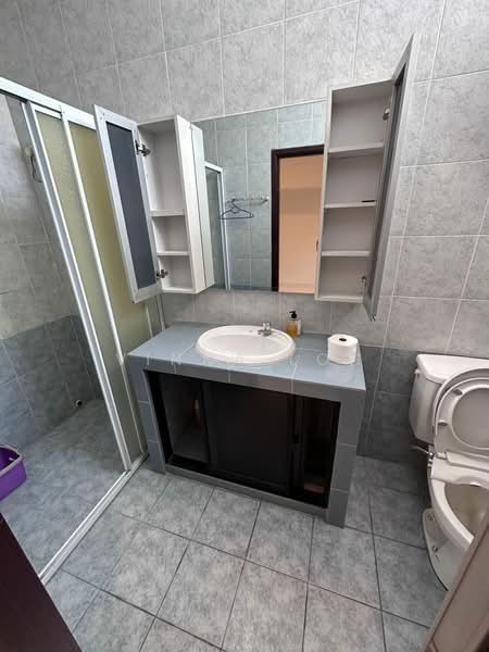 1.5-storey Terraced House for Rent in Johor Bahru (Johor) - Vinna Loh - Bathroom - PropertyGuru.com.my