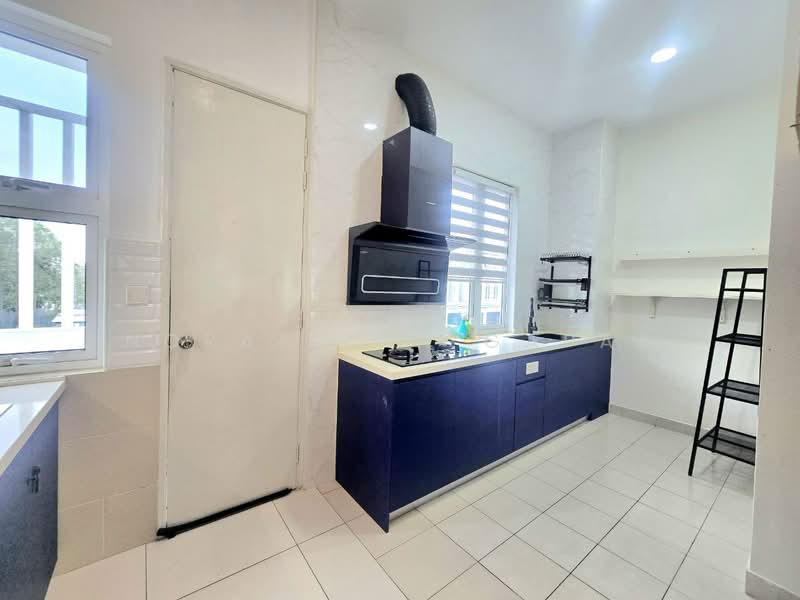 3-storey Terraced House for Sale in Semenyih (Selangor) - NoraFizah Gapar - Kitchen - PropertyGuru.com.my