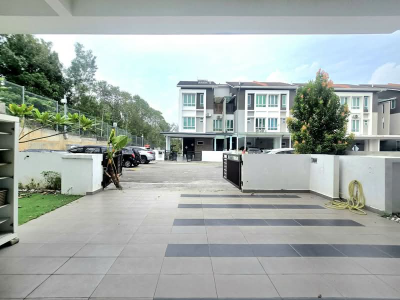 3-storey Terraced House for Sale in Semenyih (Selangor) - NoraFizah Gapar - Exterior - PropertyGuru.com.my