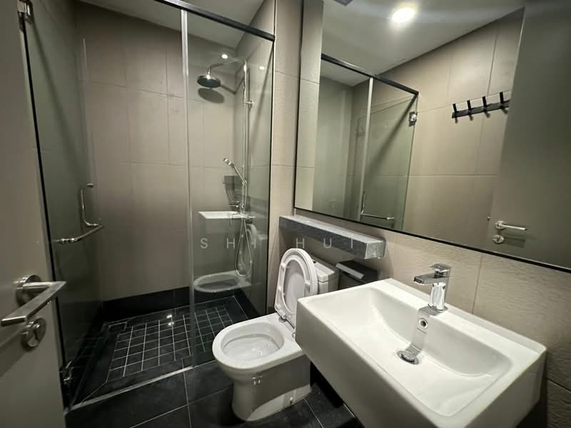 Kondominium untuk Disewa di Bloomsvale Menara Vista Petaling - Shi Hui - Bathroom - PropertyGuru.com.my
