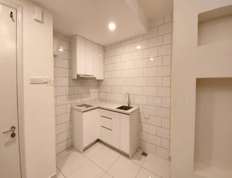 Service Residence for Rent at Arte Mont Kiara - Ishak Bin Ismail - Kitchen - PropertyGuru.com.my