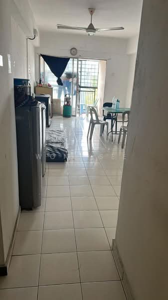Pangsapuri untuk Dijual di Suria Avenue Apartment - Wong See How - Living Room - PropertyGuru.com.my