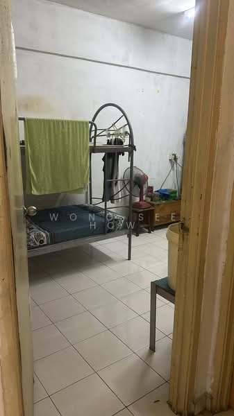 Pangsapuri untuk Dijual di Suria Avenue Apartment - Wong See How - Bedroom - PropertyGuru.com.my