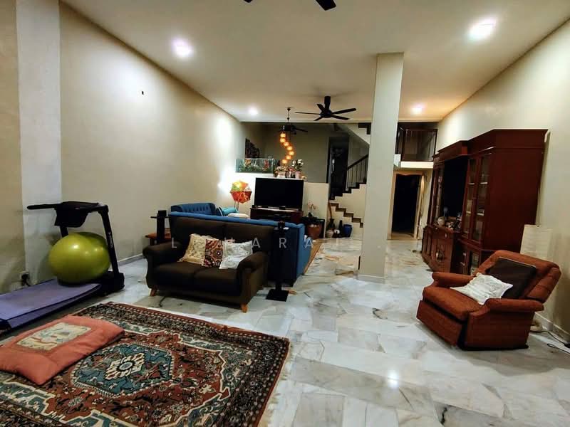 3-storey Terraced House for Sale in Taman Melawati (Ulu Kelang) - Loharaj . - Living Room - PropertyGuru.com.my