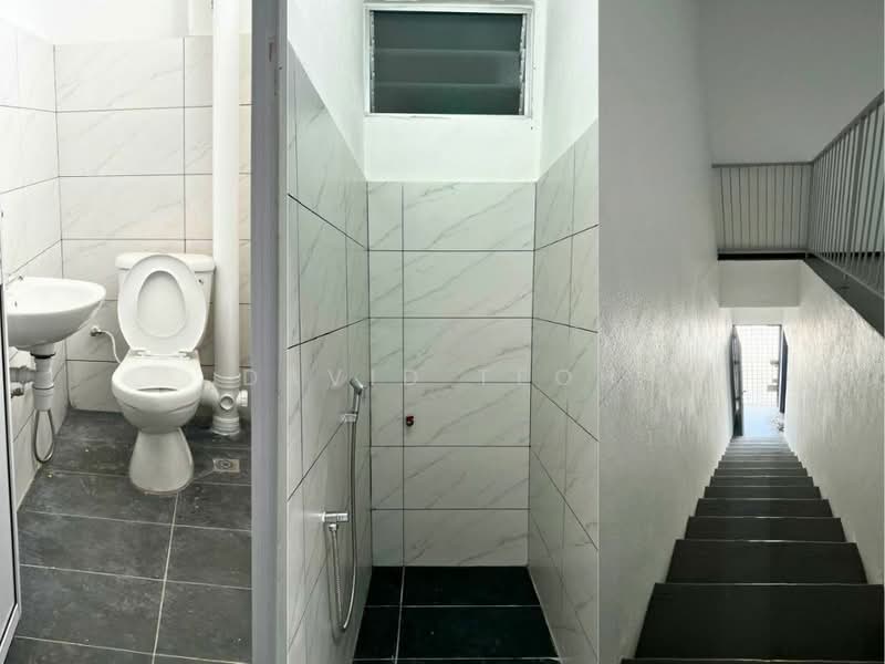 Terrace Factory for Rent in Taman Perindustrian Ringan Usahajaya (Simpang Ampat) - David Teoh - Bathroom - PropertyGuru.com.my