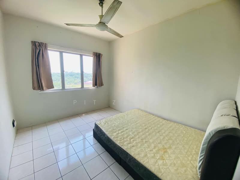 Pangsapuri untuk Dijual di Desaminium Flora - Pit Zahid - Bedroom - PropertyGuru.com.my