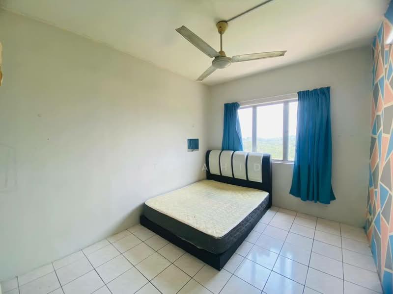 Pangsapuri untuk Dijual di Desaminium Flora - Pit Zahid - Bedroom - PropertyGuru.com.my