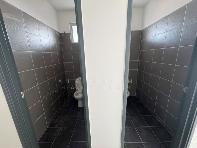 Shop / Office for Rent in Batang Kali (Selangor) - AimiRahim Hartanah - Bathroom - PropertyGuru.com.my