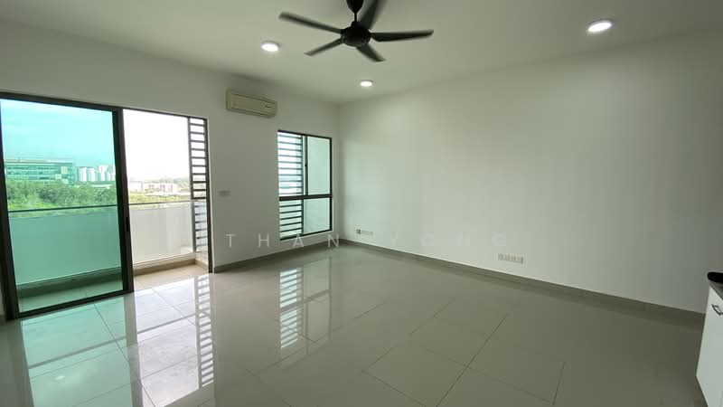 Servis Apartment untuk Dijual di Cybersquare - Ethan Yong - Living Room - PropertyGuru.com.my