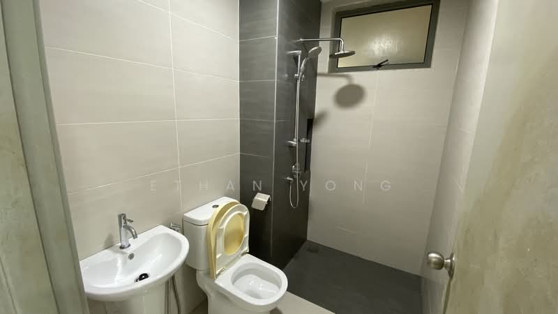 Servis Apartment untuk Dijual di Cybersquare - Ethan Yong - Bathroom - PropertyGuru.com.my