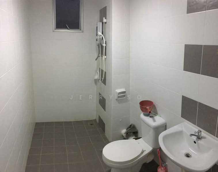 Condominium for Sale at The Golden Triangle Condominium - Jerry So - Bathroom - PropertyGuru.com.my