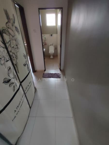 Rumah Teres 2 Tingkat untuk Dijual di Taman Kluang Indah (Kluang) - Sam Bro - Corridor - PropertyGuru.com.my