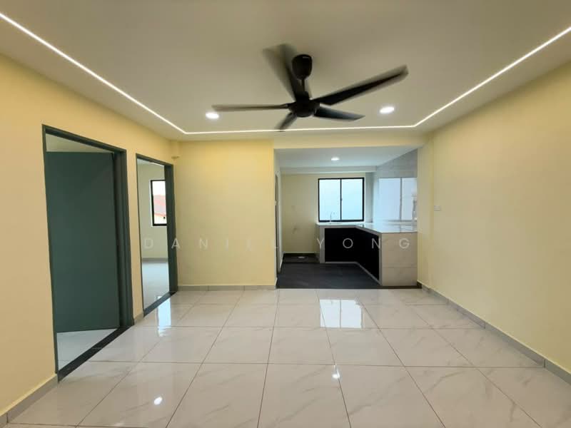 Flat for Sale at Bandar Selesa Jaya - Daniel Yong - Living Room - PropertyGuru.com.my
