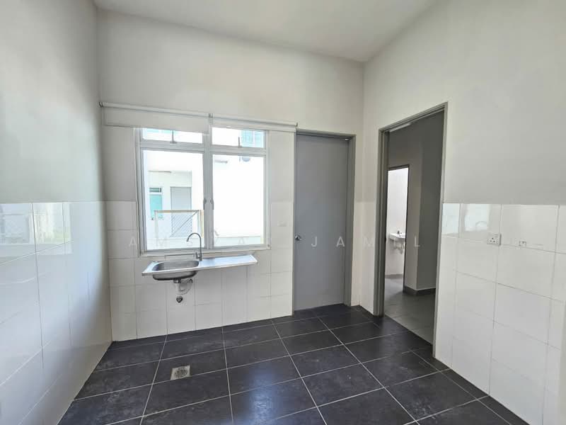 2-storey Terraced House for Sale in Kota Kemuning (Shah Alam) - Amsyar Jamil - Kitchen - PropertyGuru.com.my