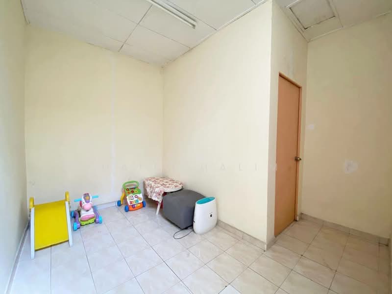 2-storey Terraced House for Sale in Tanjung Dua Belas (Jenjarom) - Hairi Halim - PropertyGuru.com.my