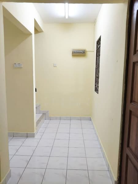 2.5-storey Terraced House for Sale in Taman Selayang Mulia (Selayang) - Yasmin Sulaiman - Entrance - PropertyGuru.com.my