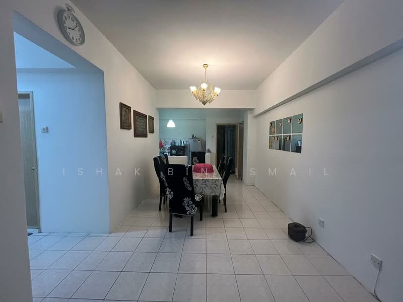 Pangsapuri untuk Dijual di Vista Seri Putra - Ishak Bin Ismail - Dining Room - PropertyGuru.com.my