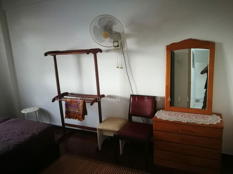 Pangsapuri untuk Dijual di Vista Seri Putra - Ishak Bin Ismail - Bedroom - PropertyGuru.com.my