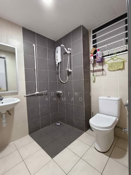Servis Apartment untuk Disewa di Tiara Imperio Residence - Aizuddin bin Ahmad - Bathroom - PropertyGuru.com.my
