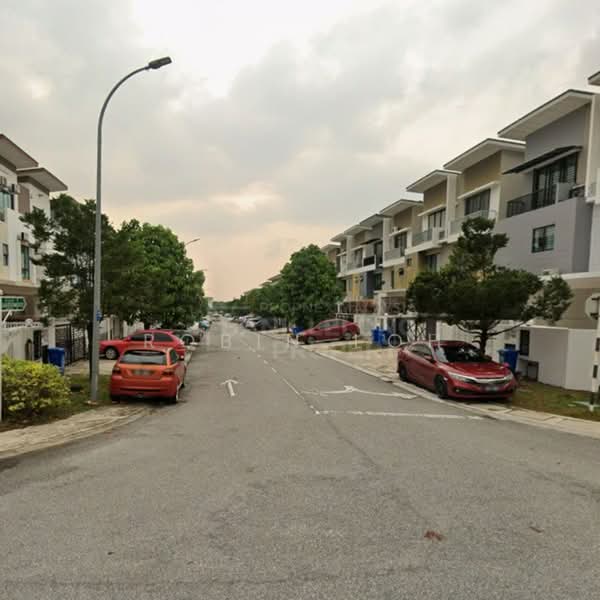 Rumah Teres 3 Tingkat untuk Dijual di Seksyen U13 (Setia Alam) - Robin Loh - PropertyGuru.com.my
