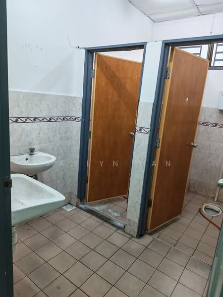 Semi-D Factory for Rent in Taman Desa Cemerlang (Ulu Tiram) - Jaslyn Tan - Bathroom - PropertyGuru.com.my