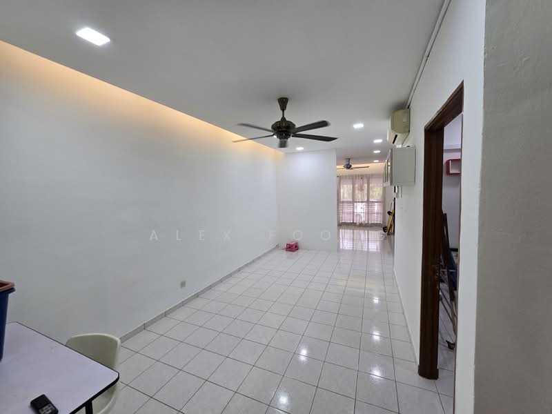 Rumah Bandar untuk Disewa di Batu Caves (Selangor) - Alex Foong - Living Room - PropertyGuru.com.my
