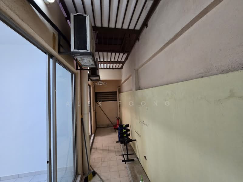 Rumah Bandar untuk Disewa di Batu Caves (Selangor) - Alex Foong - Yard - PropertyGuru.com.my