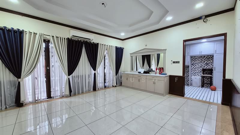 Semi-Detached House for Sale in Bukit Jelutong (Shah Alam) - Irwan Yusoff - PropertyGuru.com.my