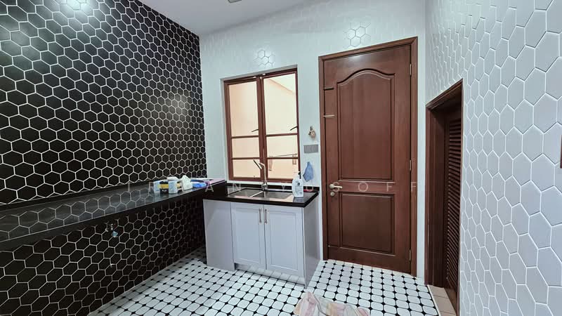 Semi-Detached House for Sale in Bukit Jelutong (Shah Alam) - Irwan Yusoff - PropertyGuru.com.my
