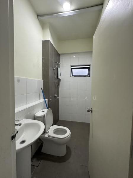 Condominium for Rent at Kingfisher @ Inanam - Zoey Liau - Bathroom - PropertyGuru.com.my