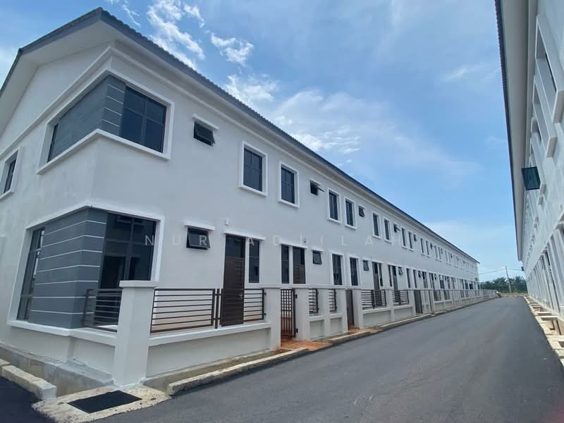 Rumah Teres 2 Tingkat untuk Dijual di Tanjong Piandang (Perak) - Nur Adiilah - Exterior - PropertyGuru.com.my