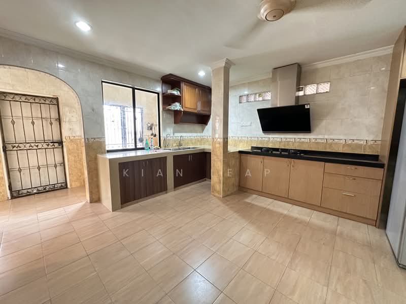 Rumah Teres 2 Tingkat untuk Disewa di Alam Damai (Cheras) - Kian Leap - Kitchen - PropertyGuru.com.my