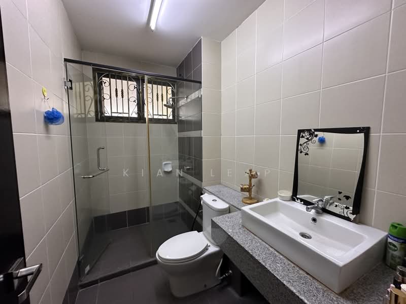 Rumah Teres 2-Tingkat untuk Disewa di Bandar Damai Perdana (Cheras) - Kian Leap - Bathroom - PropertyGuru.com.my