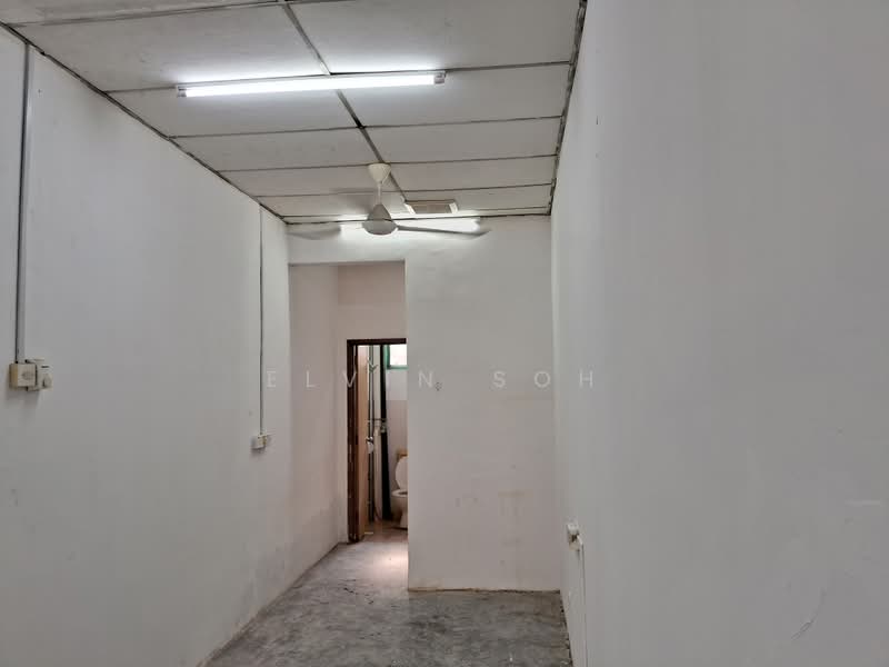 Shop / Office for Sale in Rawang (Selangor) - Elvin Soh - Corridor - PropertyGuru.com.my