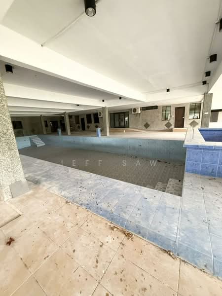 Bungalow for Sale in Leisure Farm (Gelang Patah) - Jeff Saw - Pool - PropertyGuru.com.my