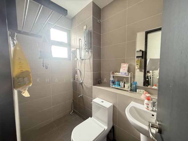 Rumah Teres 2 Tingkat untuk Dijual di Shah Alam (Selangor) - Khairol Awang - Bathroom - PropertyGuru.com.my