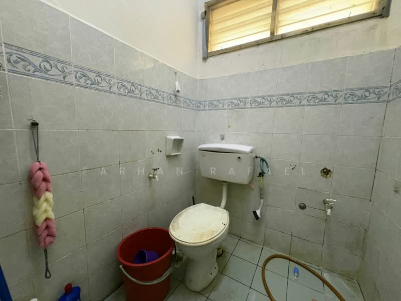1-storey Terraced House for Sale in Alam Perdana (Puncak Alam) - Farhan Rafael - Bathroom - PropertyGuru.com.my